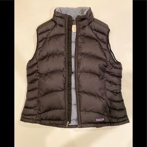 Patagonia Women’s Black Vintage Down Vest Sz. L